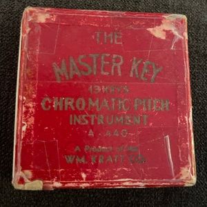 WM KRATT CO THE MASTER KEY PITCH INSTRUMENT. Vintage. In original box.